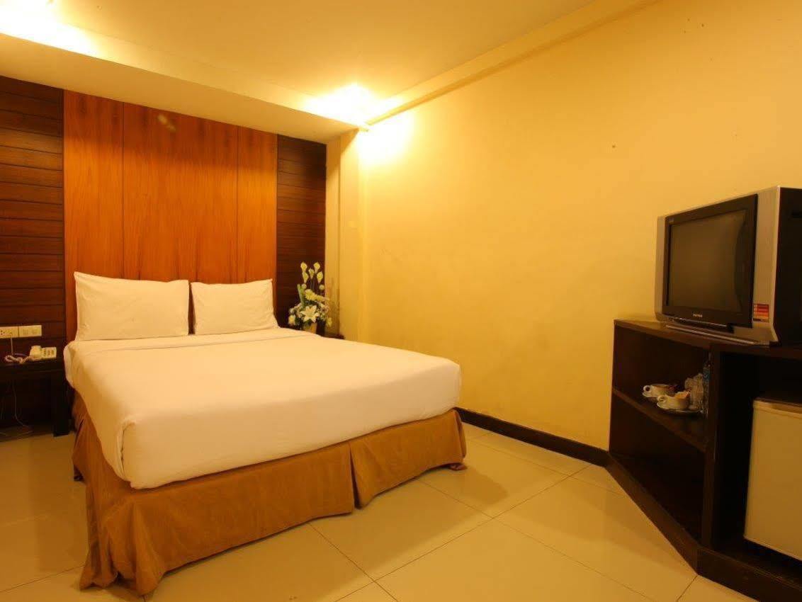 Hotel Tara Monte Bangkok Esterno foto