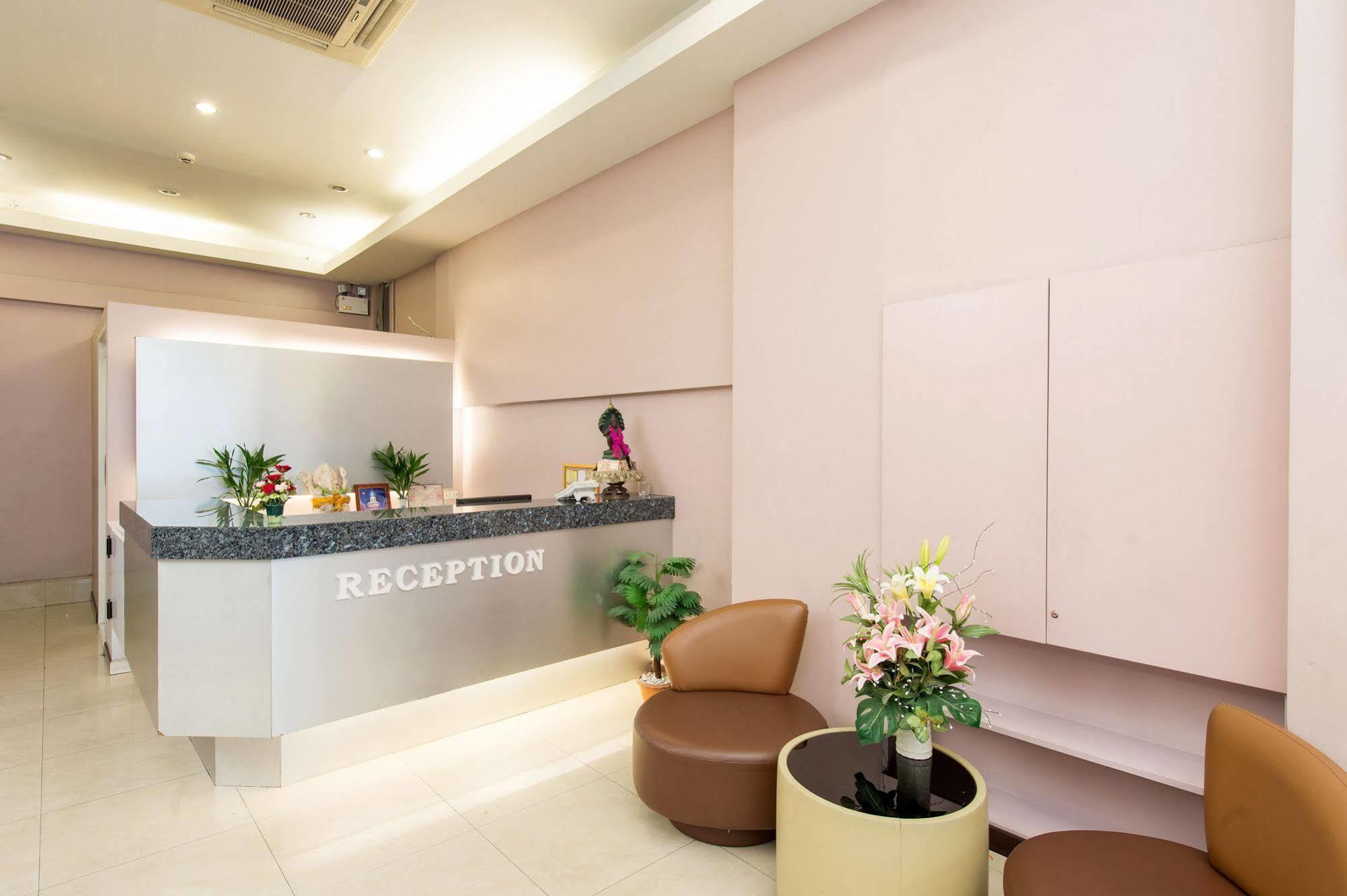 Hotel Tara Monte Bangkok Esterno foto