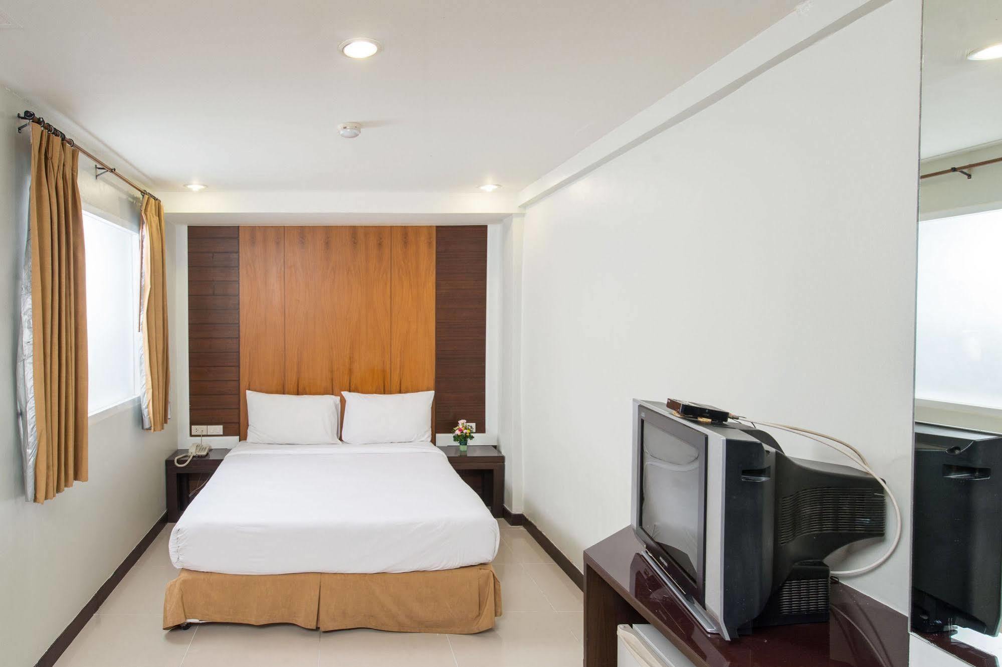 Hotel Tara Monte Bangkok Esterno foto