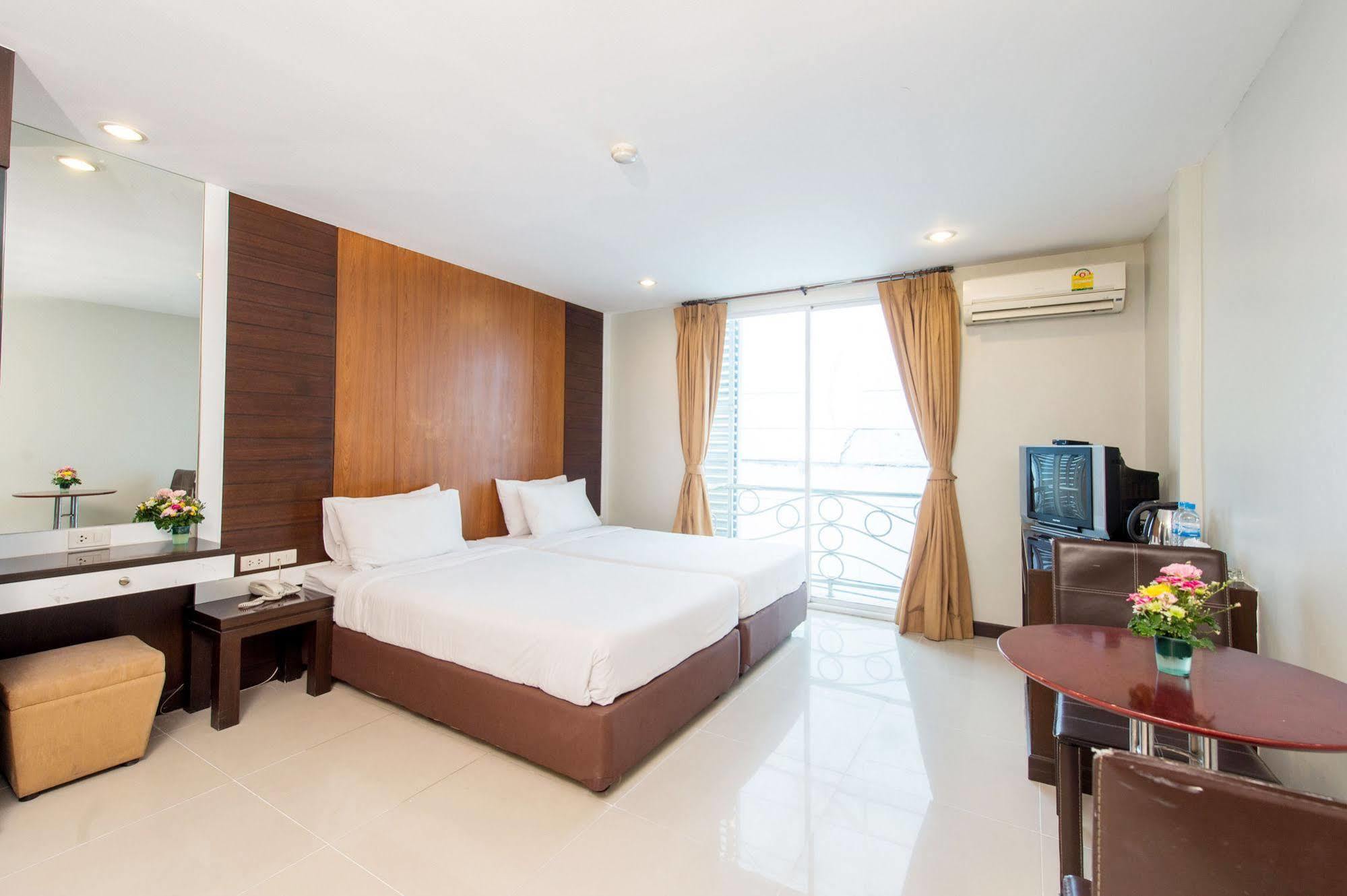 Hotel Tara Monte Bangkok Esterno foto