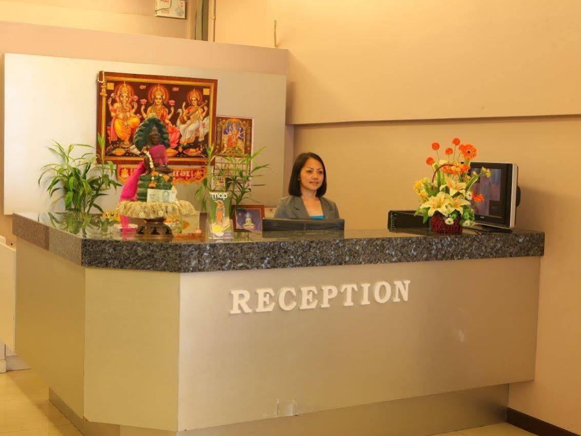 Hotel Tara Monte Bangkok Esterno foto